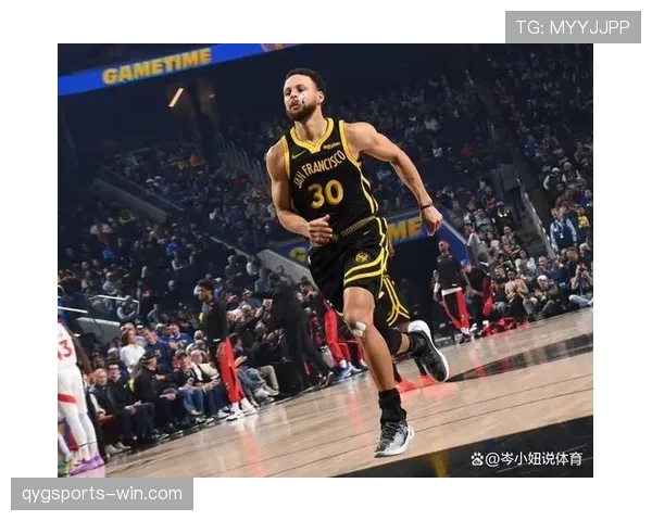 无球跑位成标志，班恩拉开空间效率逊于库里