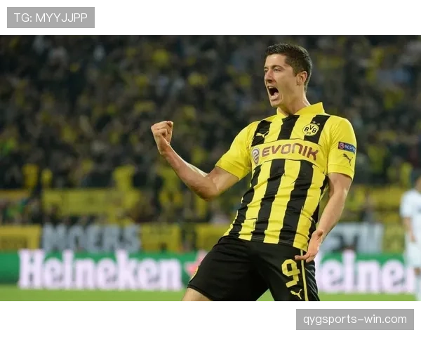 莱万多夫斯基与哈兰德在顶级中锋角色下转化率上升与射门集中度分化